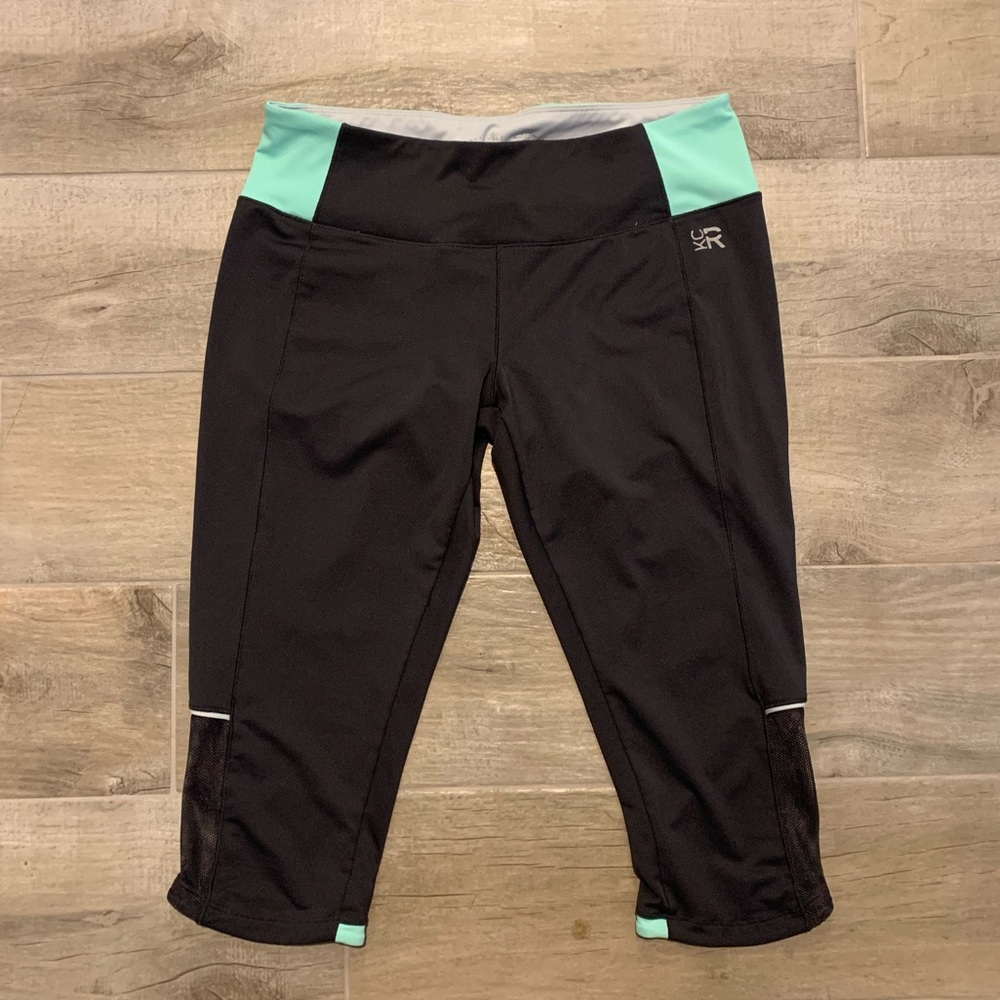 SOLD | Kenneth Cole Cropped Leggings